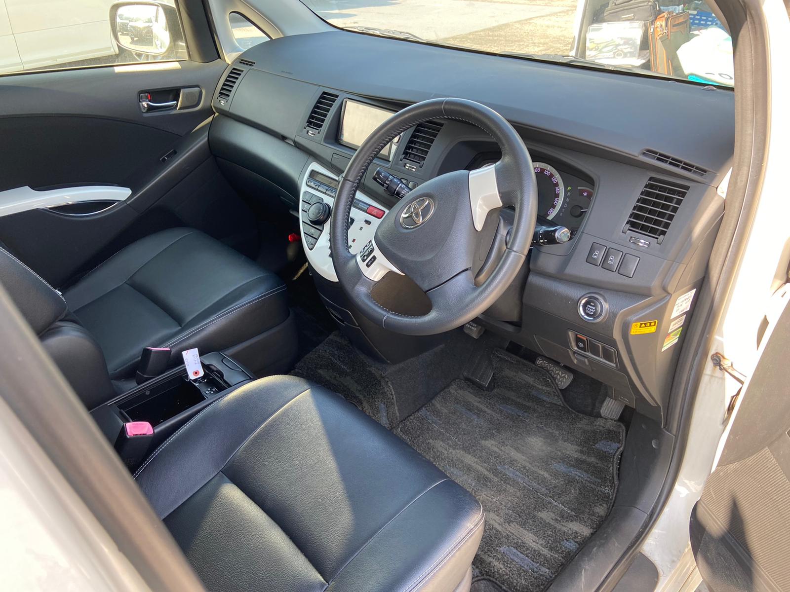 2012 Toyota ISIS